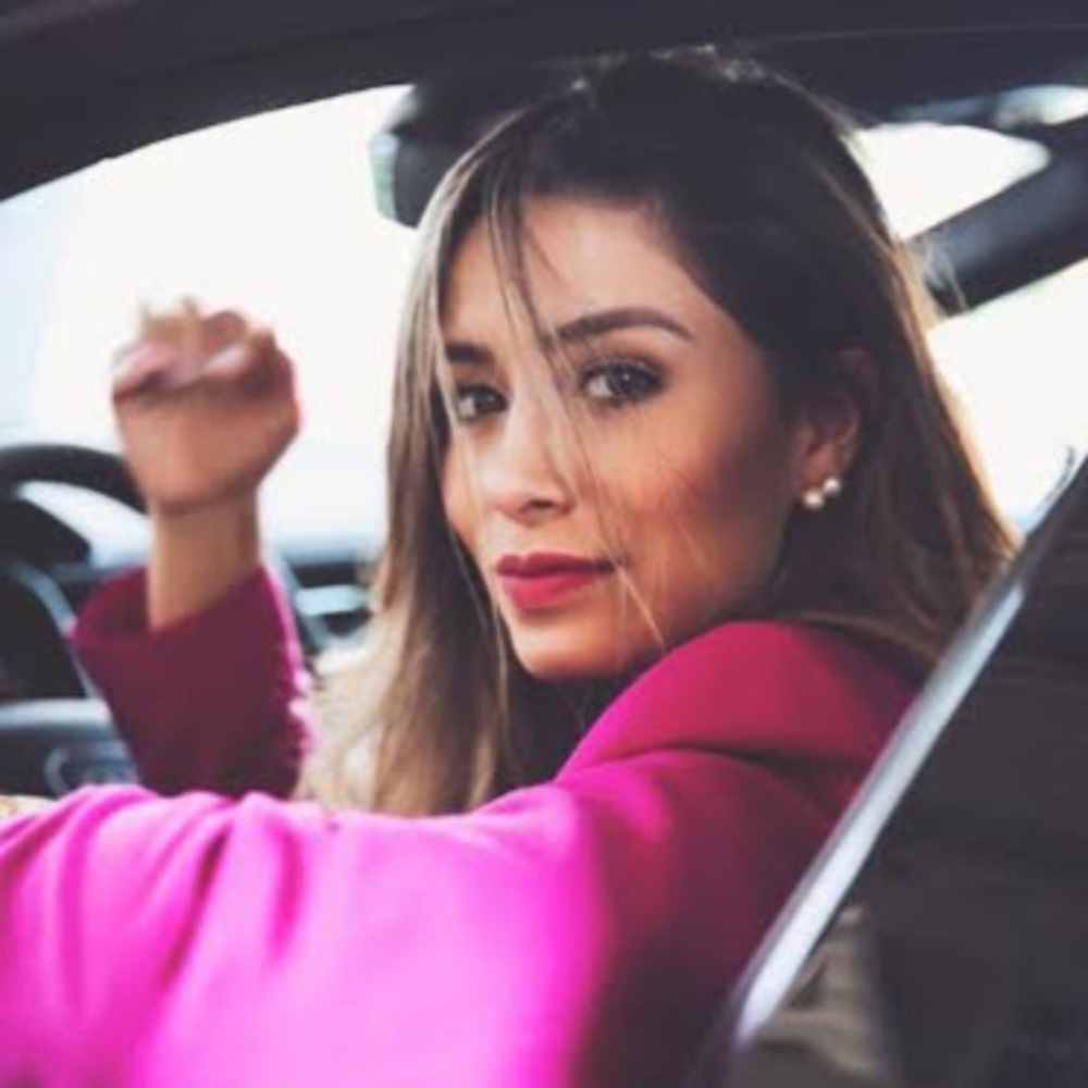 Meet your Posher, Daniela